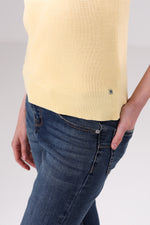 גופיית סריג ללא שרוולים לנשים