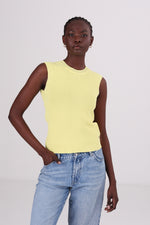 גופיית סריג ללא שרוולים לנשים