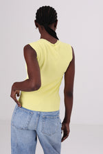 גופיית סריג ללא שרוולים לנשים