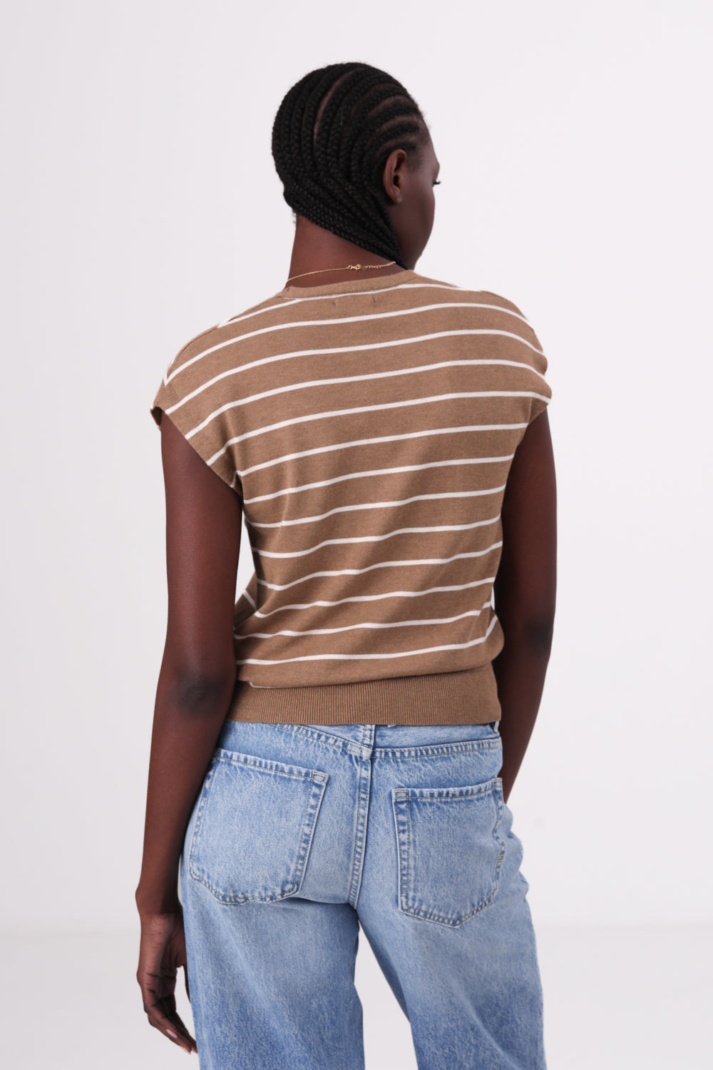 חולצת סריג עם שרוולים קצרים לנשים