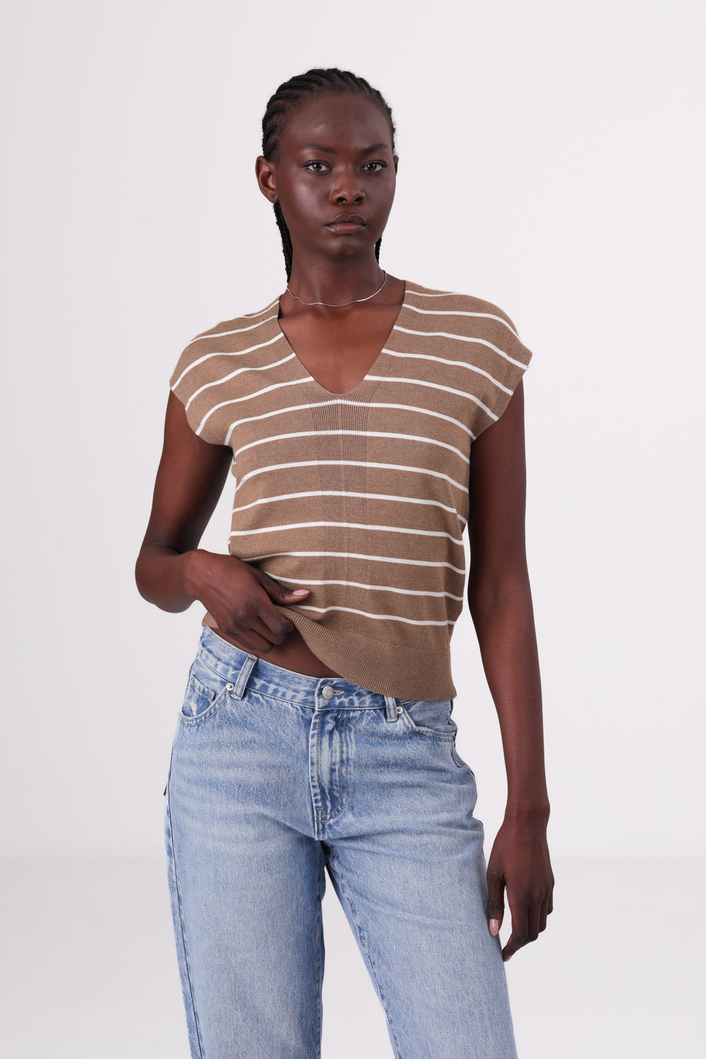 חולצת סריג עם שרוולים קצרים לנשים