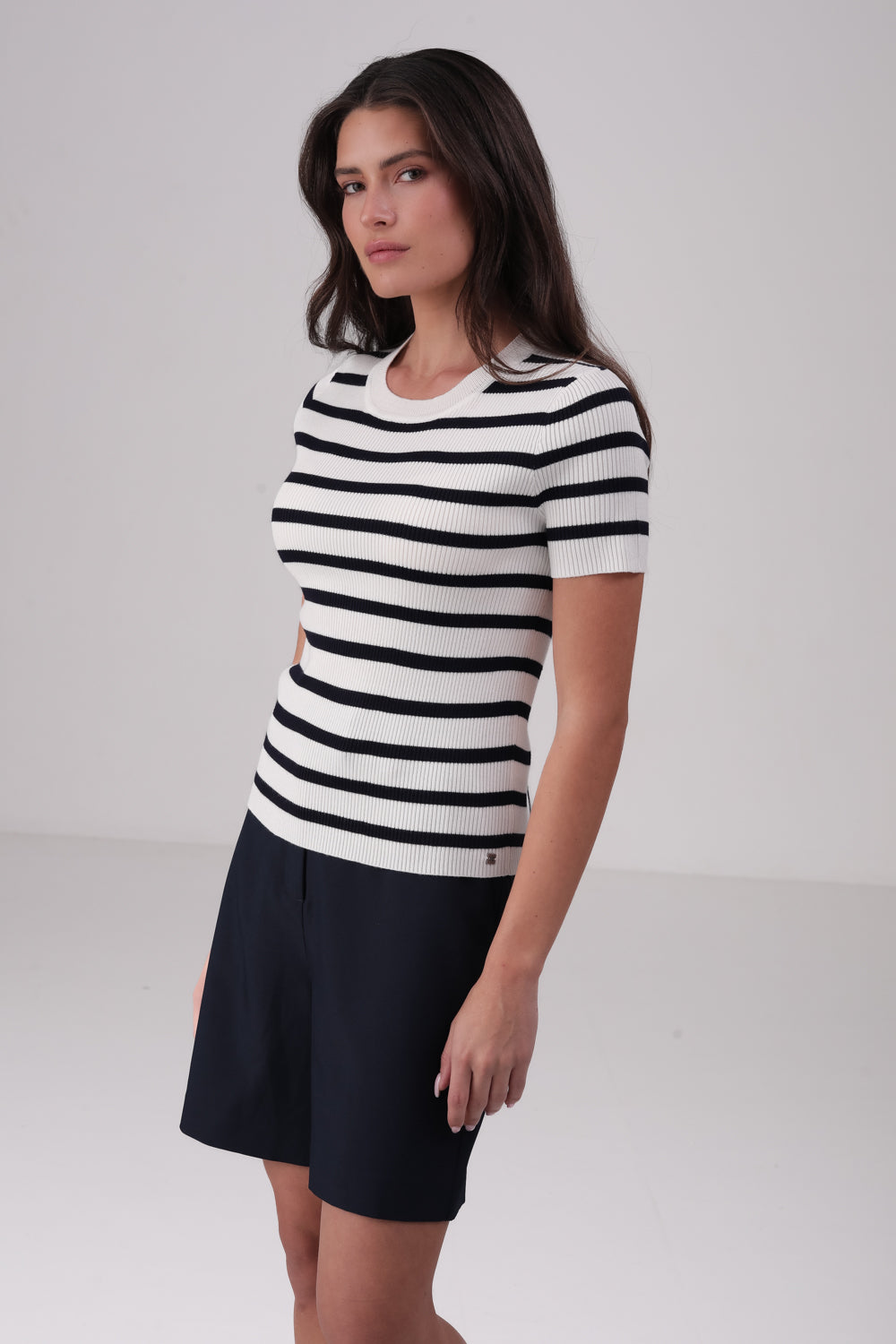 חולצת סריג פסים שרוולים קצרים