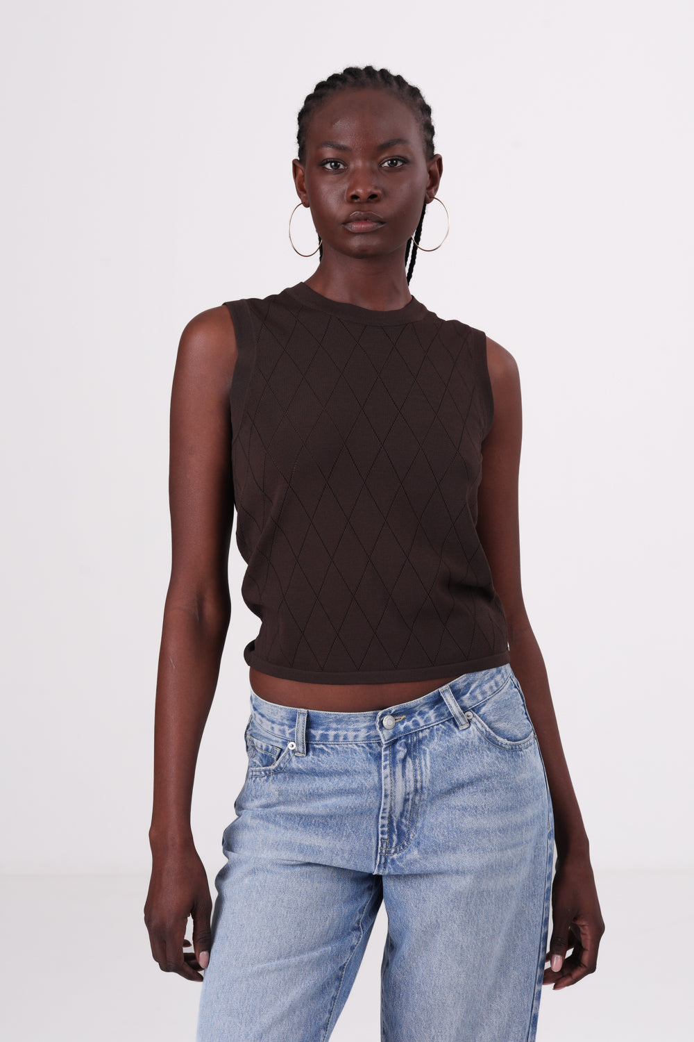 גופיית סריג ללא שרוולים עם טקסטורה לנשים