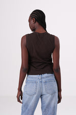 גופיית סריג ללא שרוולים עם טקסטורה לנשים