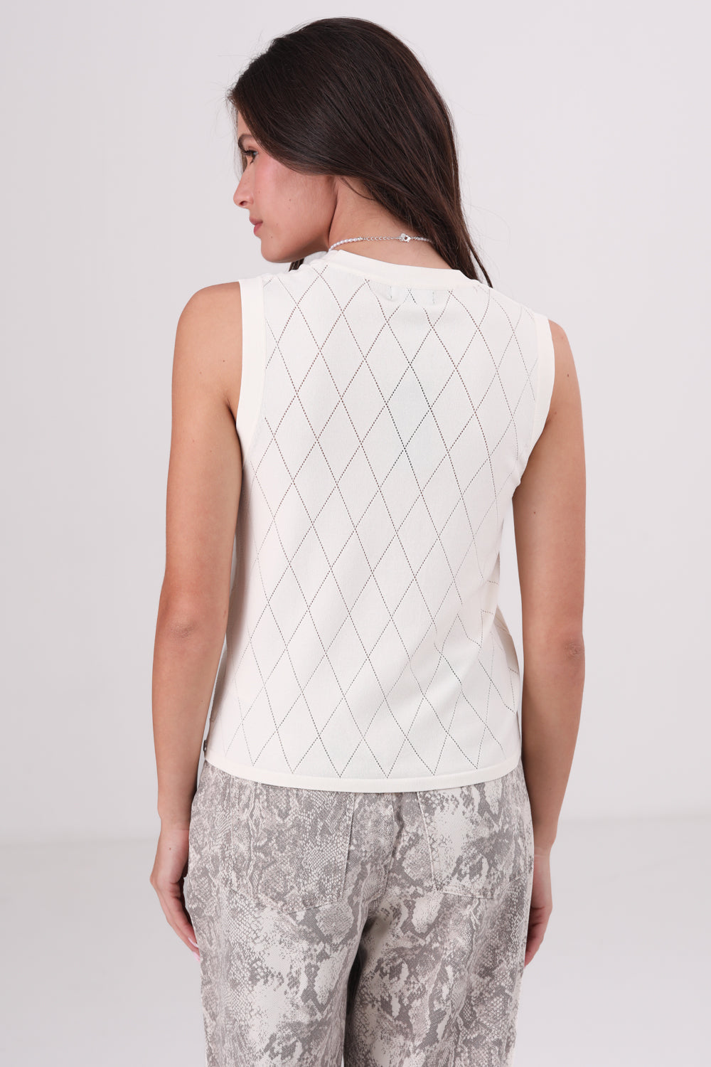 גופיית סריג ללא שרוולים עם טקסטורה לנשים