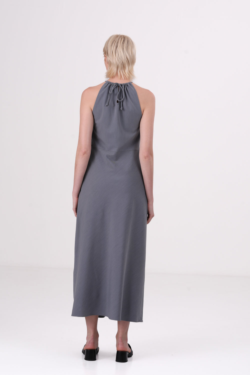 שמלת קולר מקסי