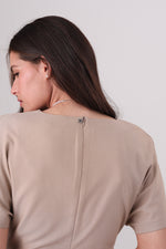 שמלה עם כיווצים לנשים