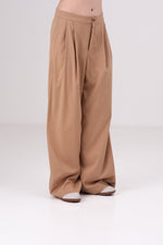 מכנס רחב עם קפלים לנשים