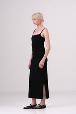 שמלת סריג מקסי בצבע שחור