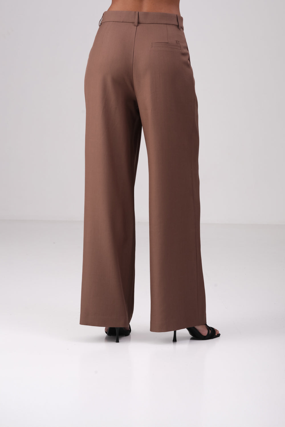 מכנסים רחבים עם קפלים לנשים