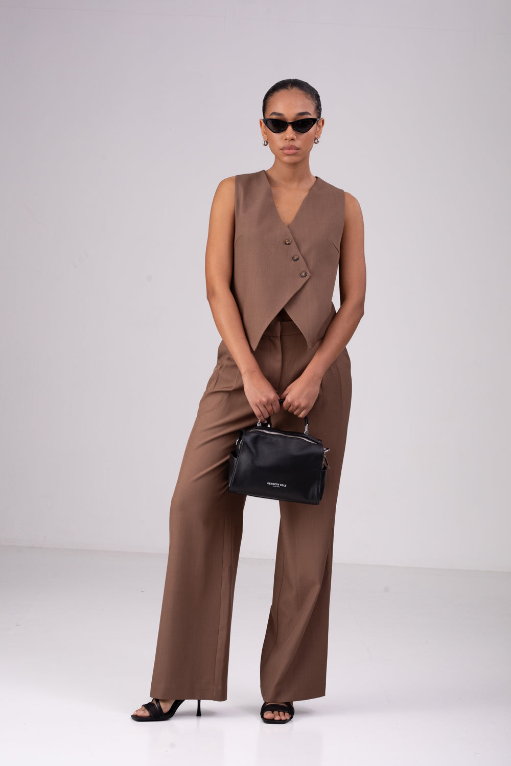 מכנסים רחבים עם קפלים לנשים