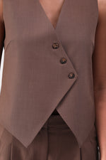 ווסט עם סגירה אלכסונית לנשים