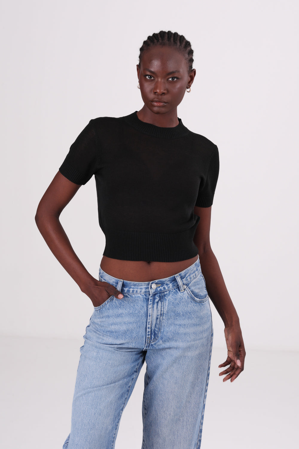 חולצת סריג עם שרוולים קצרים לנשים