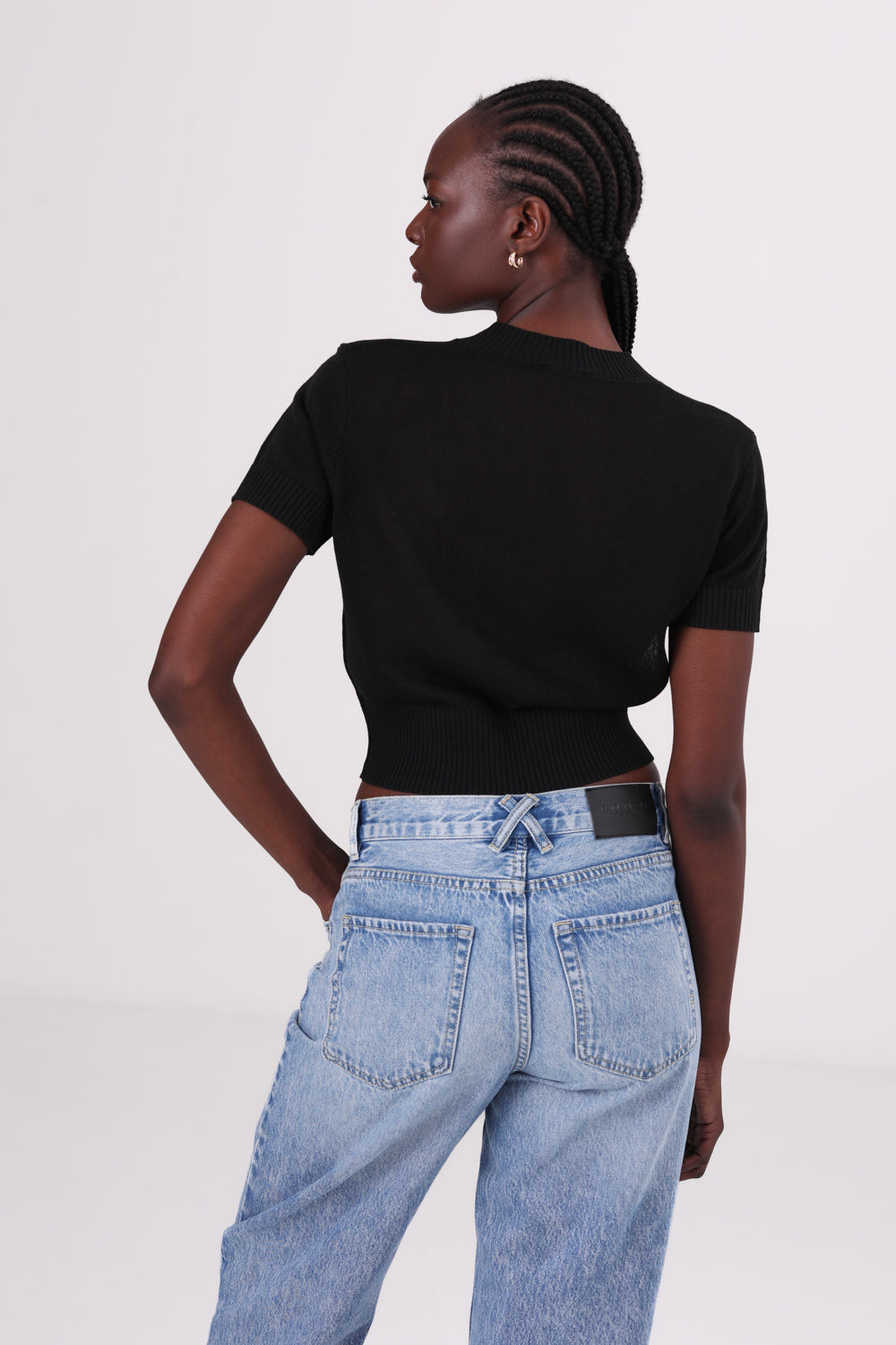 חולצת סריג עם שרוולים קצרים לנשים