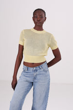 חולצת סריג עם שרוולים קצרים לנשים