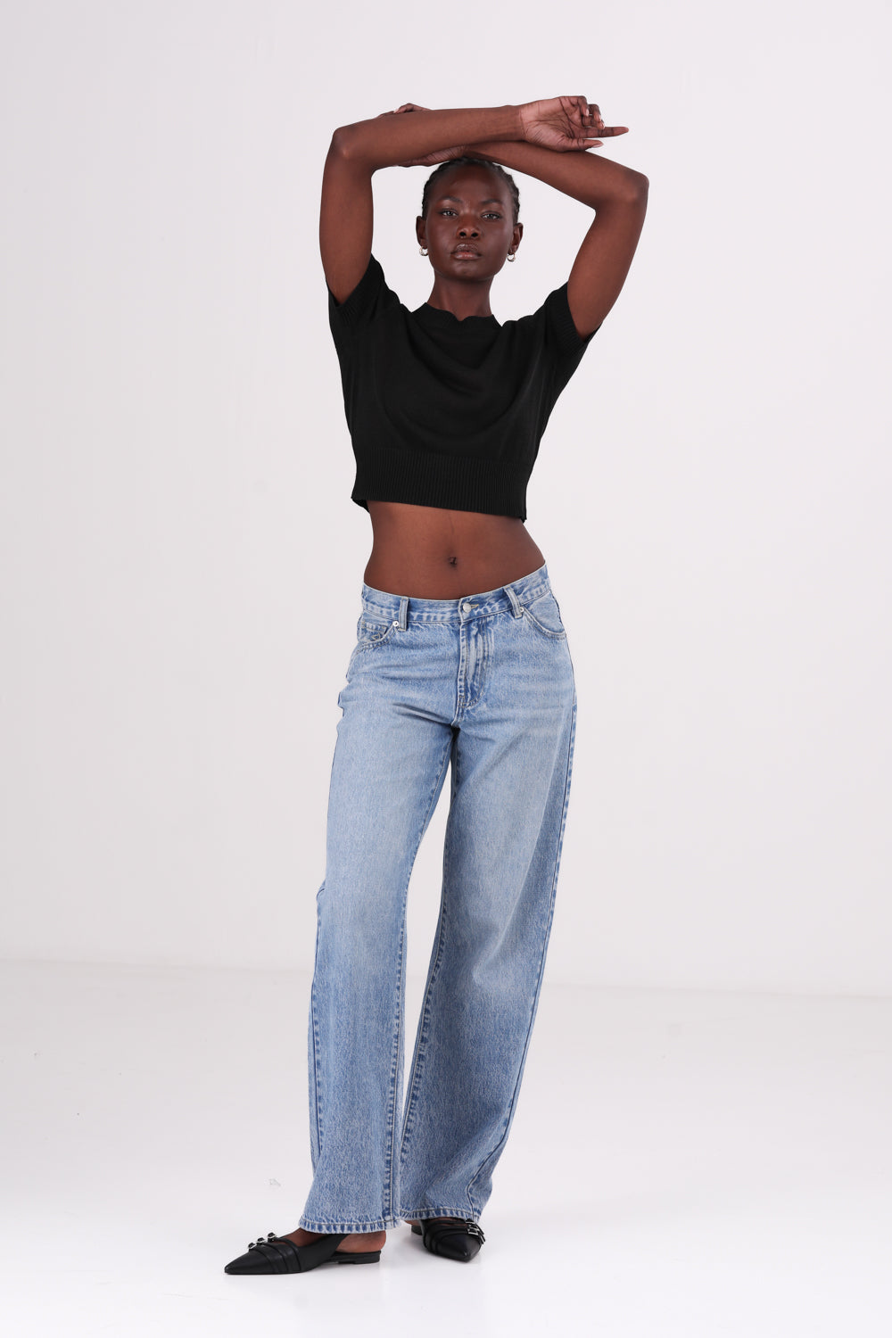 חולצת סריג עם שרוולים קצרים לנשים