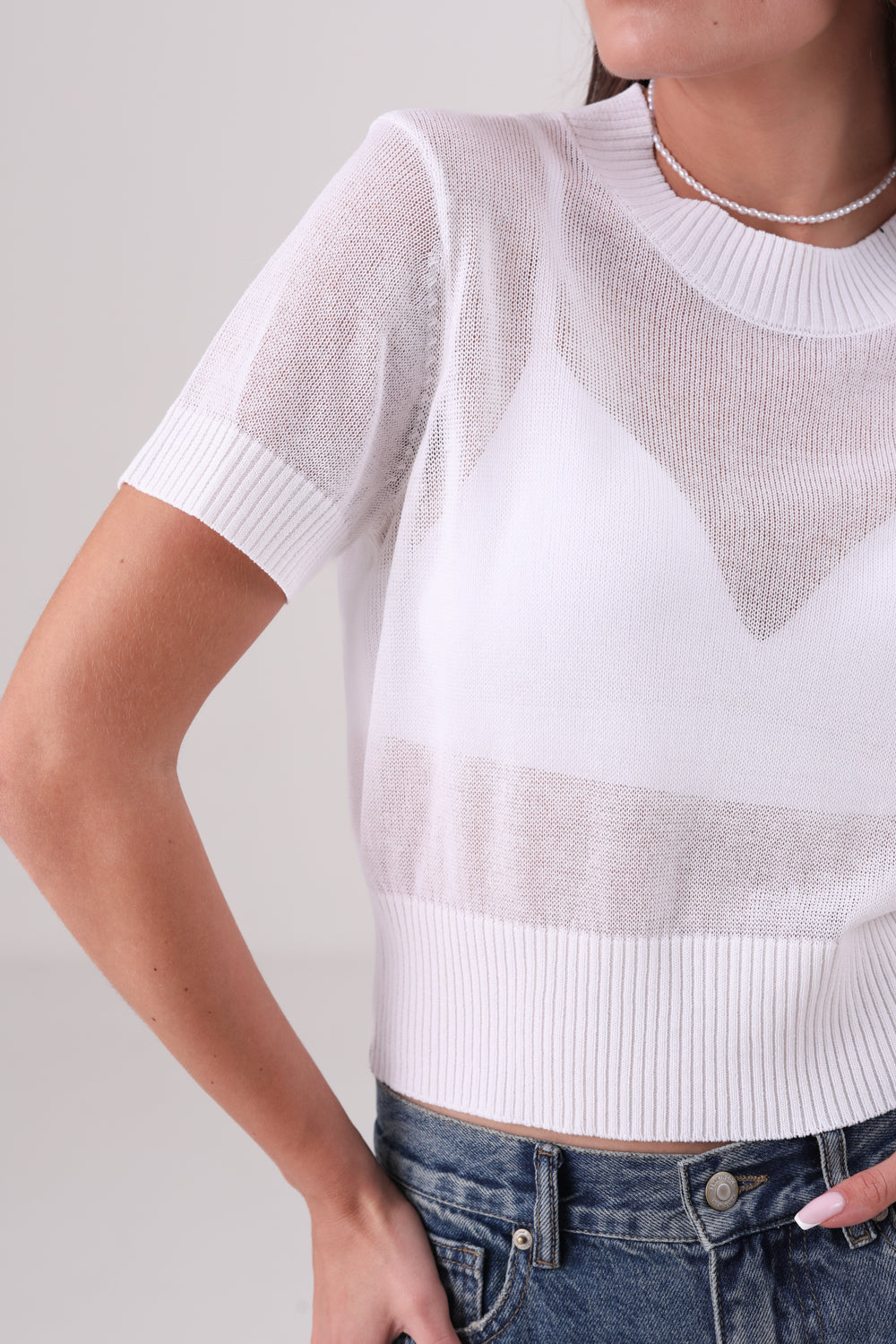 חולצת סריג עם שרוולים קצרים לנשים