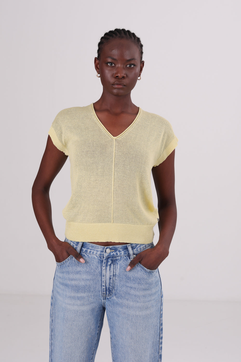 חולצת סריג עם כתף רחבה לנשים