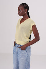 חולצת סריג עם כתף רחבה לנשים