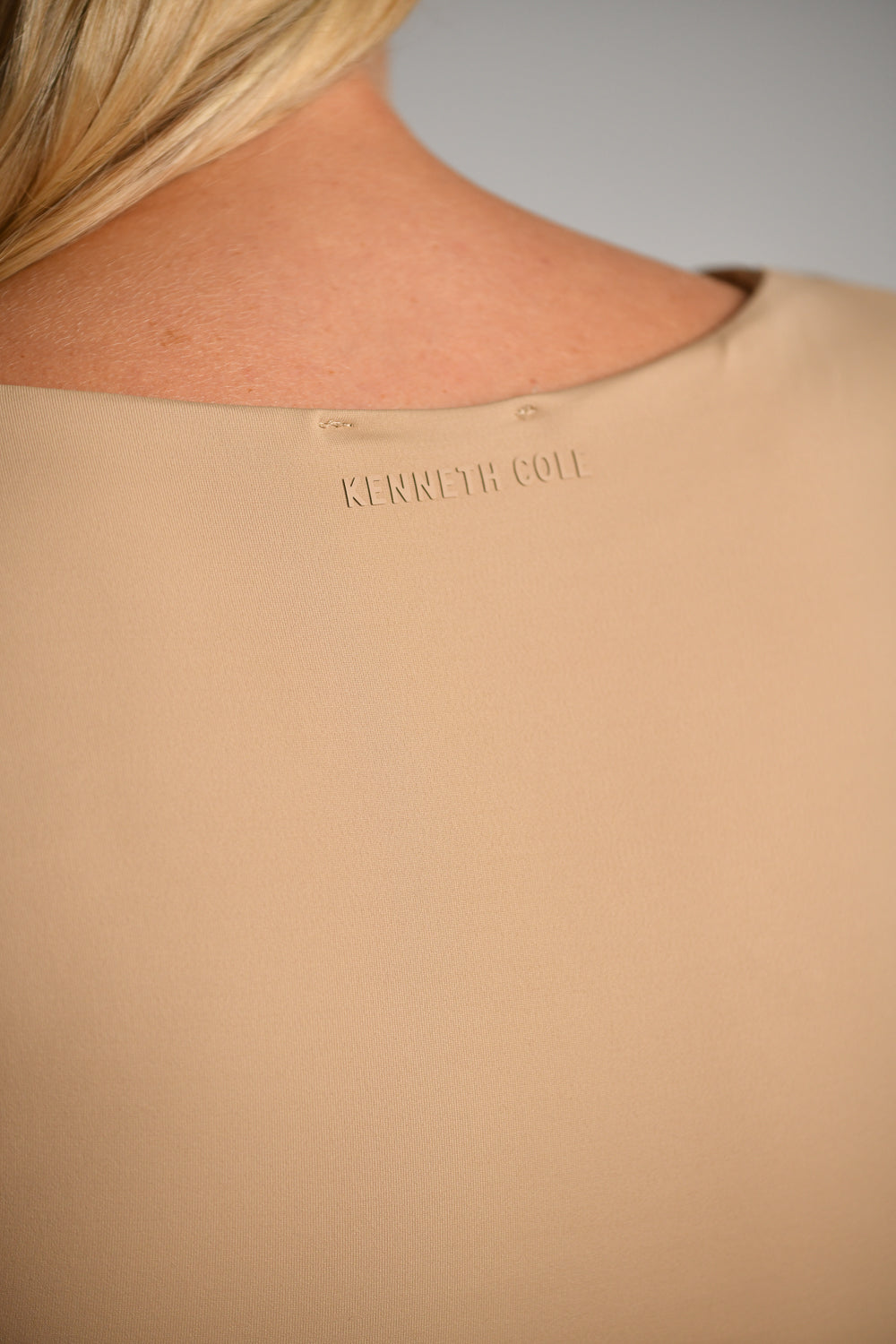 טופ אלסטי ללא מפתח לנשים