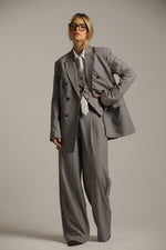 בלייזר בגזרת אוברסייז עם חגורת מותן | קנת קול