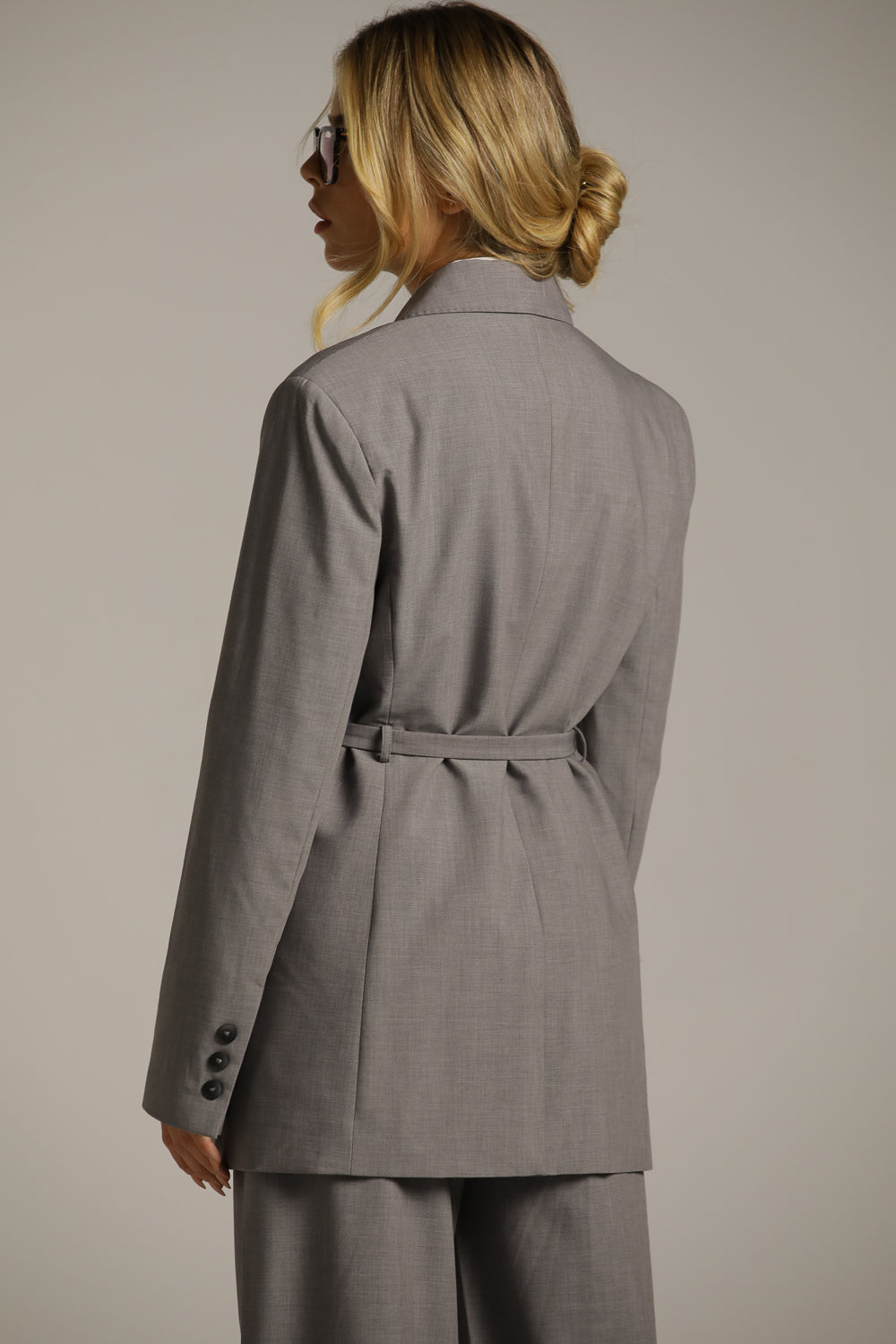 בלייזר בגזרת אוברסייז עם חגורת מותן | קנת קול