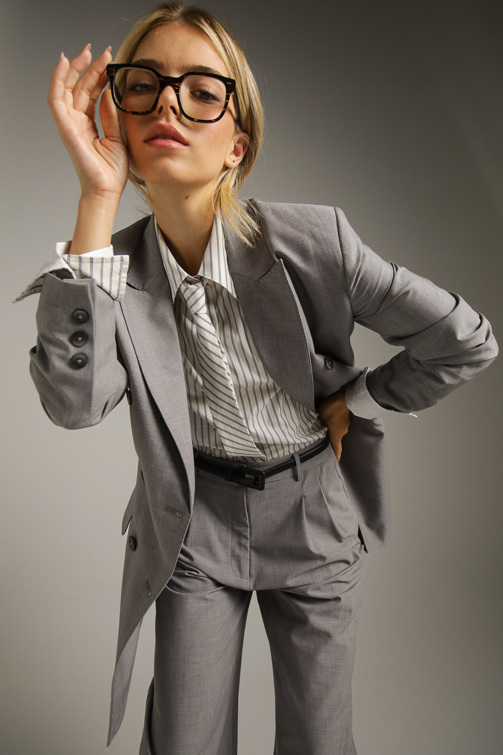 בלייזר בגזרת אוברסייז עם חגורת מותן | קנת קול