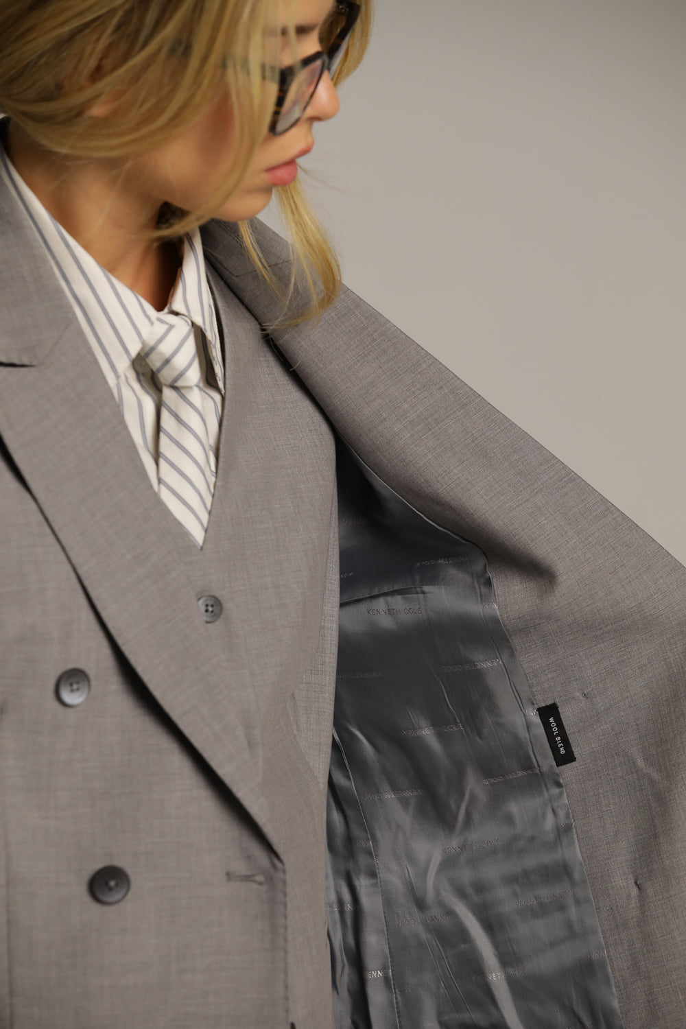 בלייזר בגזרת אוברסייז עם חגורת מותן | קנת קול