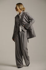 בלייזר בגזרת אוברסייז עם חגורת מותן | קנת קול