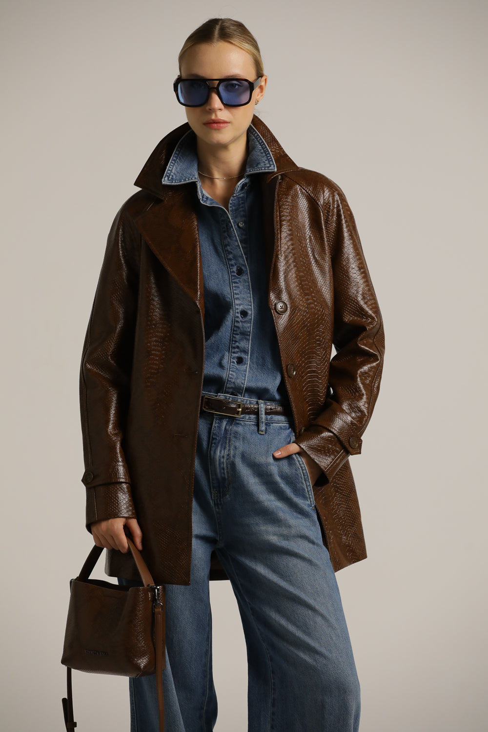 מעיל טראנץ דמוי עור בדפוס מנוחש | קנת קול