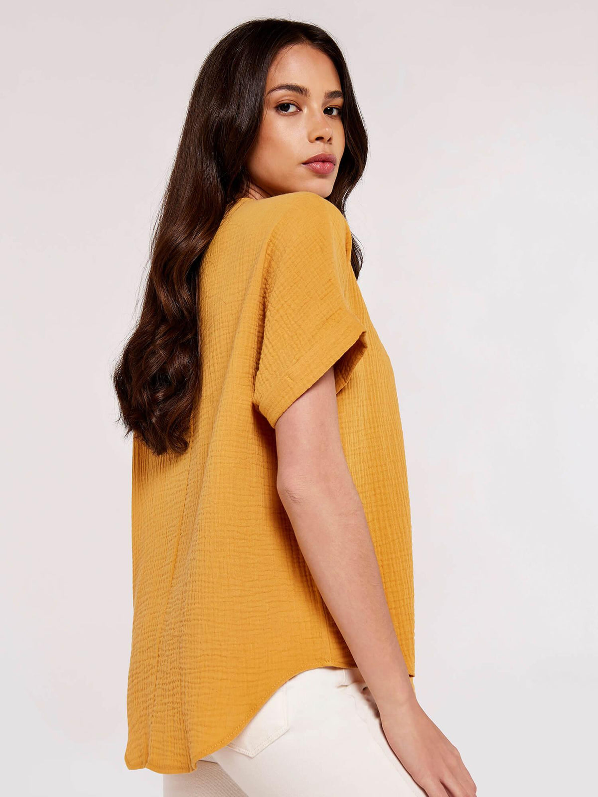 חולצה אלגנטית בצבע צהוב - MASHBIR//365