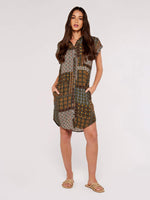 שמלת מיני עם טלאים בצבע ירוק זית - MASHBIR//365
