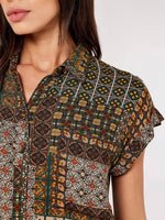 שמלת מיני עם טלאים בצבע ירוק זית - MASHBIR//365