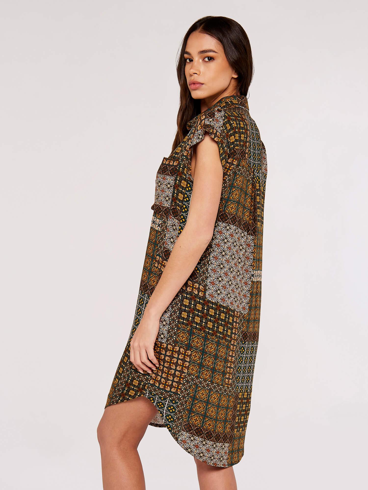 שמלת מיני עם טלאים בצבע ירוק זית - MASHBIR//365