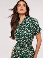 שמלת מיני עם הדפס בצבע ירוק - MASHBIR//365