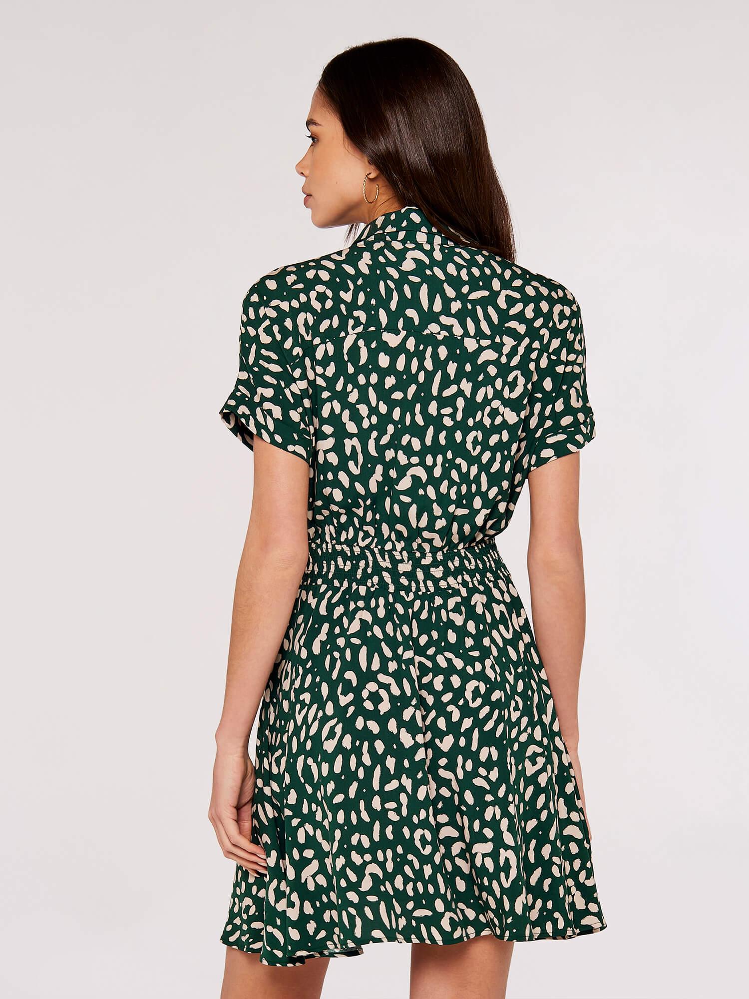 שמלת מיני עם הדפס בצבע ירוק - MASHBIR//365