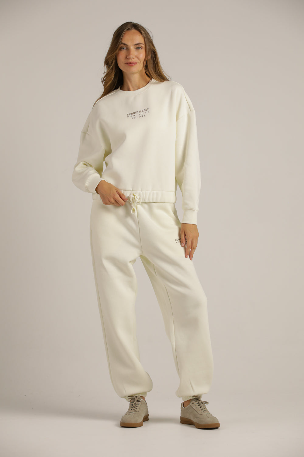 סווטשירט ממותג בגזרת קרופ | קנת קול