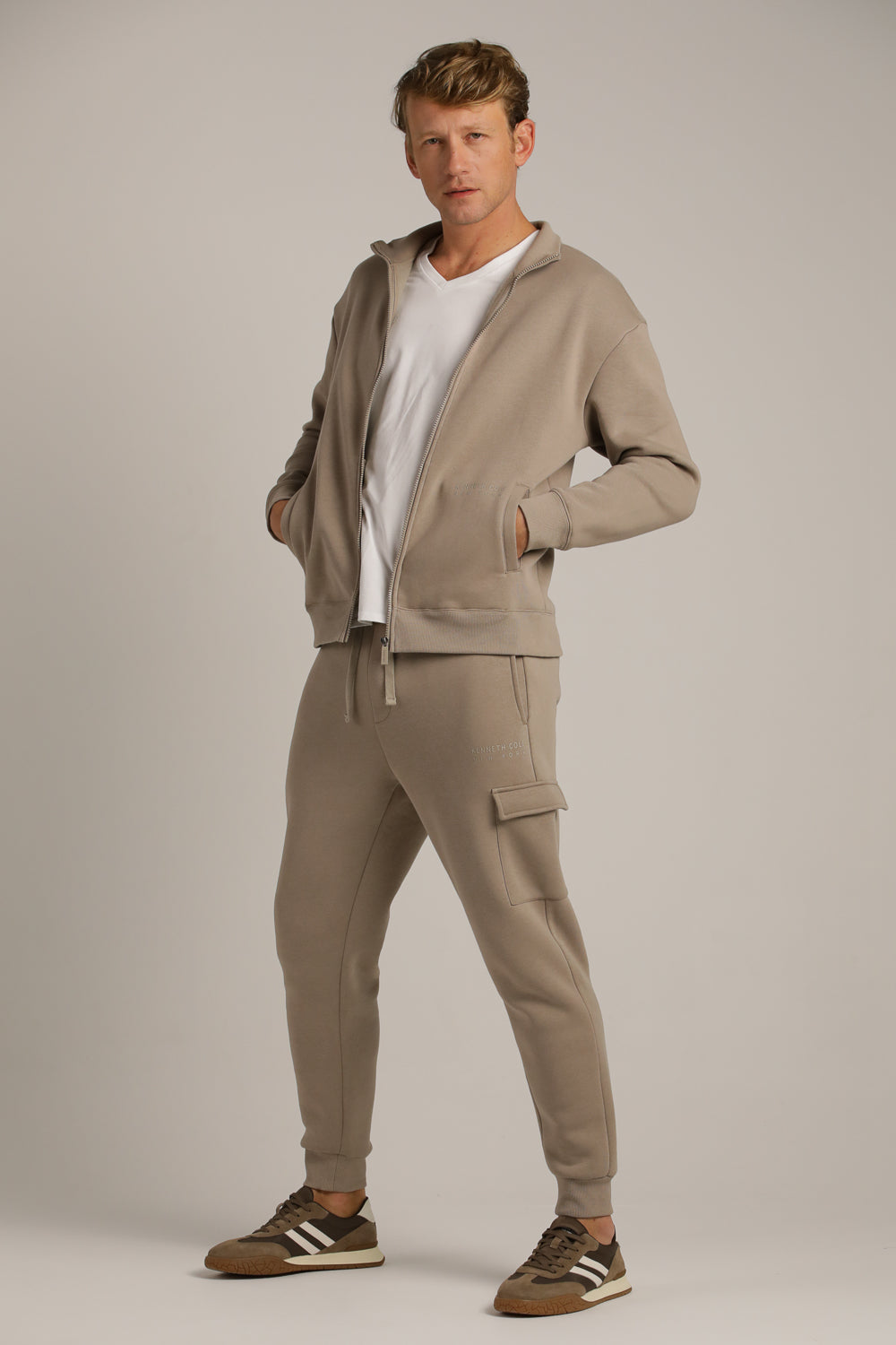 סווטשירט עם צווארון עומד | קנת קול