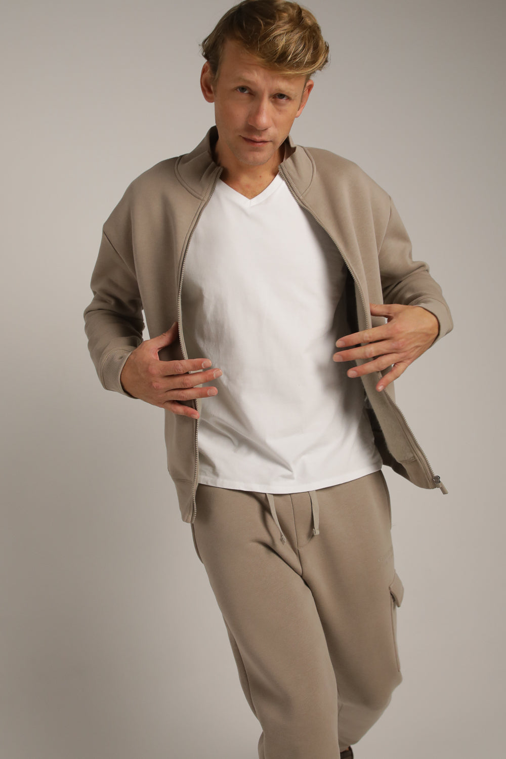 סווטשירט עם צווארון עומד | קנת קול