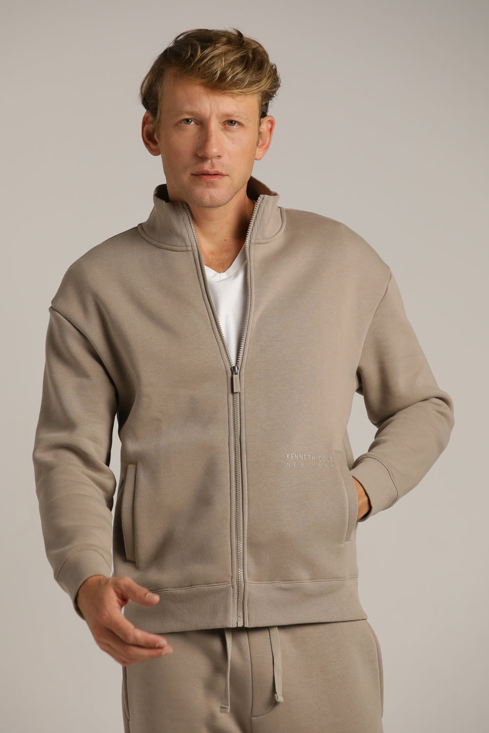 סווטשירט עם צווארון עומד | קנת קול