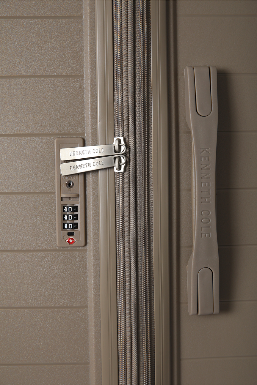 מזוודה קשיחה טרולי עלייה למטוס 19" מדגם INFLUENCE בצבע בז'