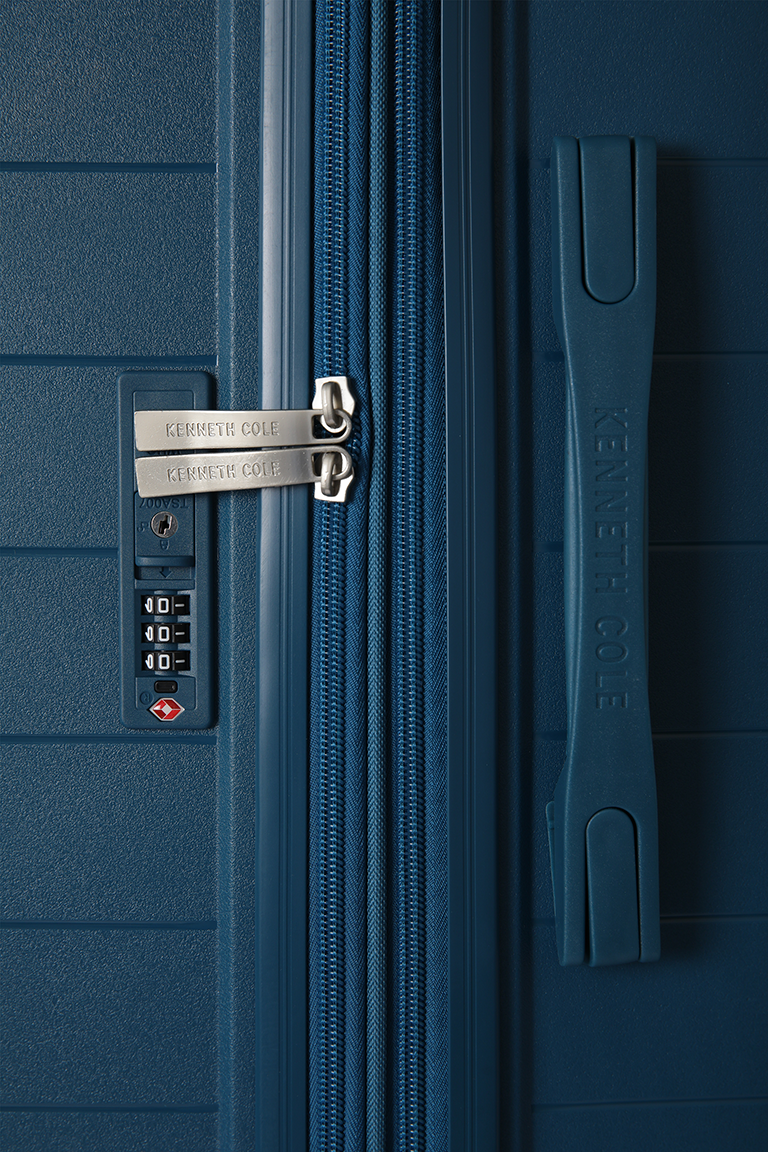 מזוודה קשיחה טרולי עלייה למטוס 19" מדגם INFLUENCE בצבע כחול