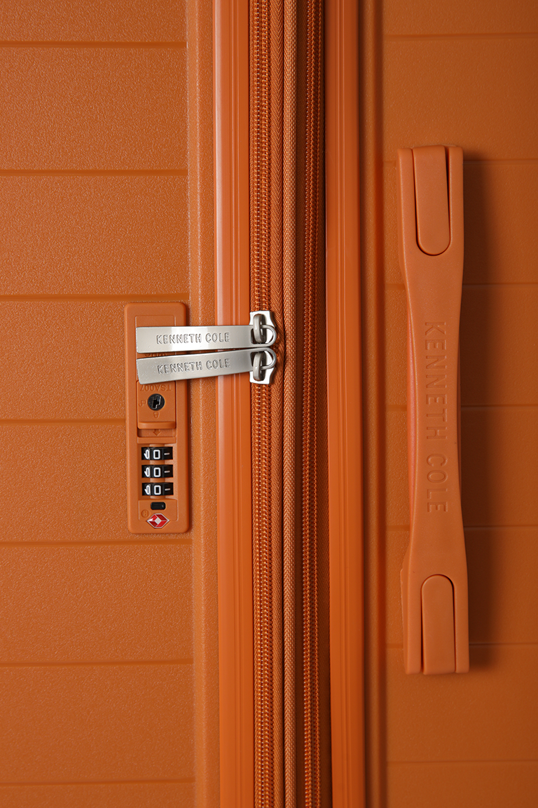 מזוודה קשיחה טרולי עלייה למטוס 19" מדגם INFLUENCE בצבע כתום