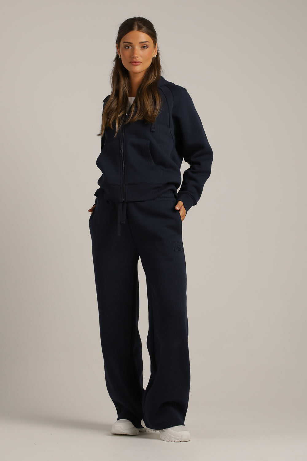 מכנסי טרנינג בגזרה ישרה | קנת קול