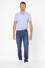 ג'ינס מבית המותג LEVI'S בעל 5 כיסים לאיחסון. גזרה עם סגירת כפתור ורוכסן. אופנתי ומתאים לכל מראה.