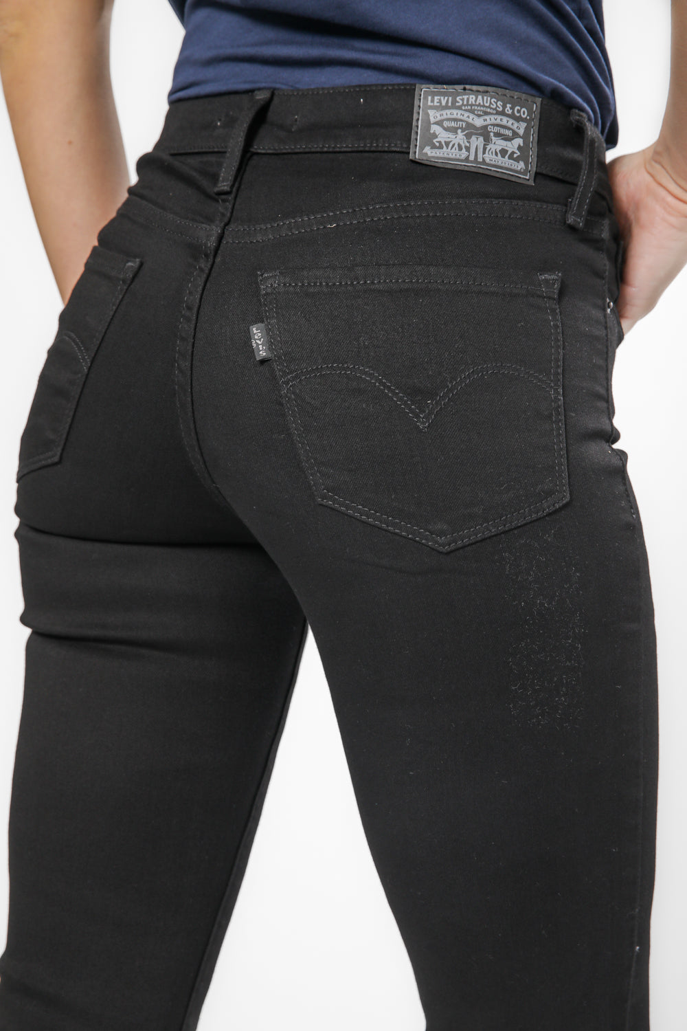 ג'ינס לנשים 315 Shaping Boot בצבע שחור