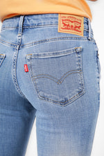 ג'ינס לנשים 711 Skinny בצבע כחול