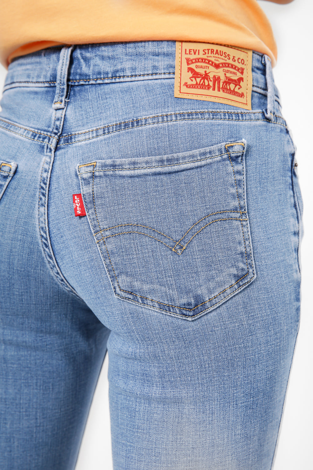 ג'ינס לנשים 711 Skinny בצבע כחול