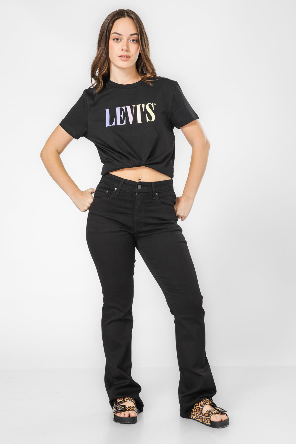 מכנסי ג'ינס לנשים 725 Bootcut בצבע שחור