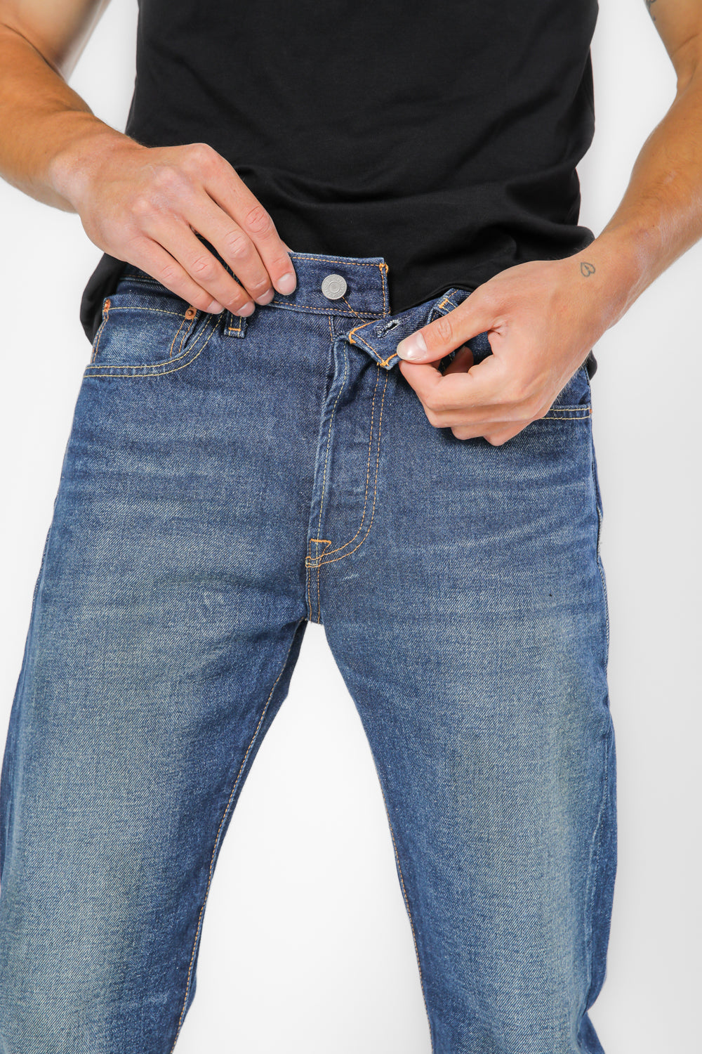 ג'ינס 501 בצבע כחול